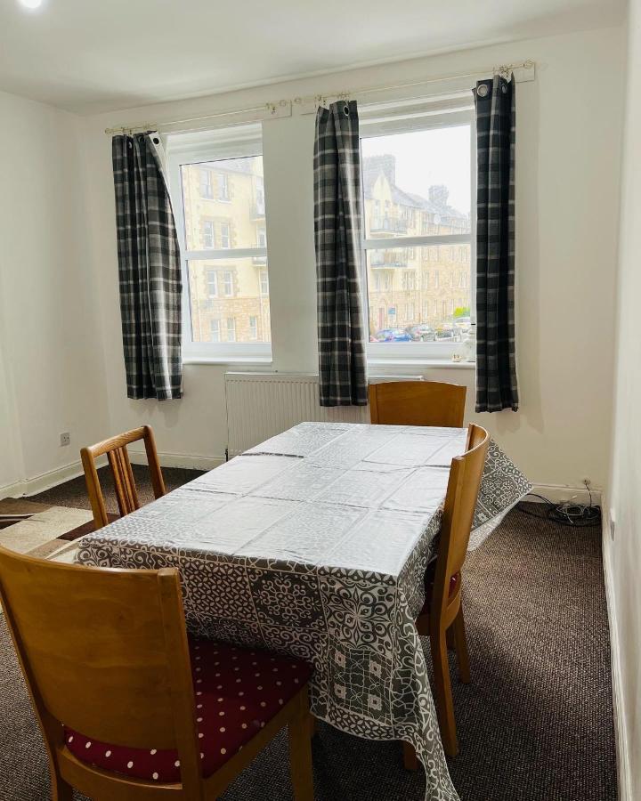 Simple 2Bed Flat In Edinburgh. Lägenhet Exteriör bild